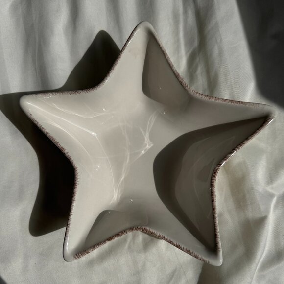 EUC, Pottery Barn Star Shape Serving Dish, Ceramic, Cream with Brown Trim, 7 in. - Picture 1 of 9